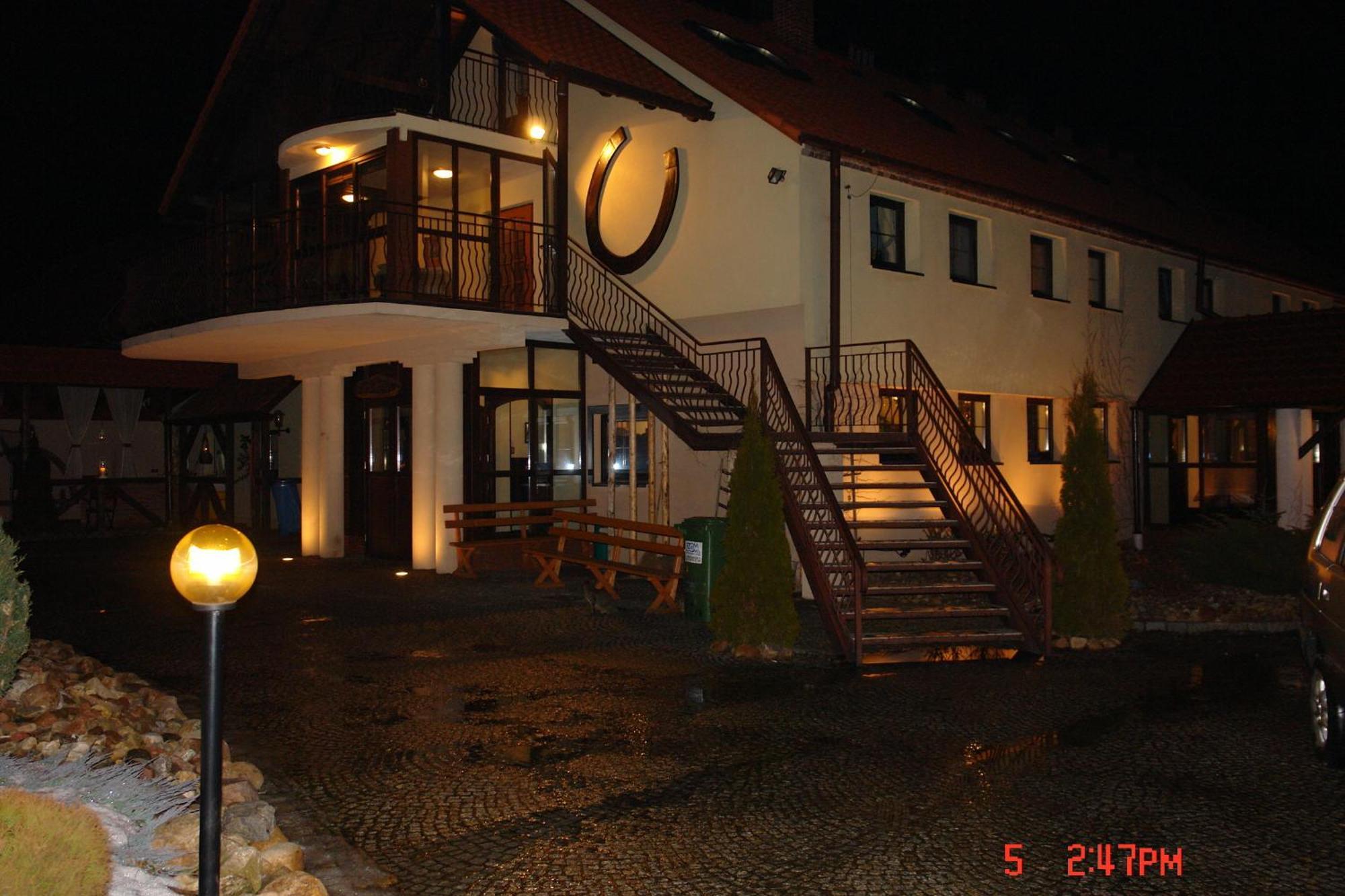 Podkowa Modliszow Villa Екстериор снимка