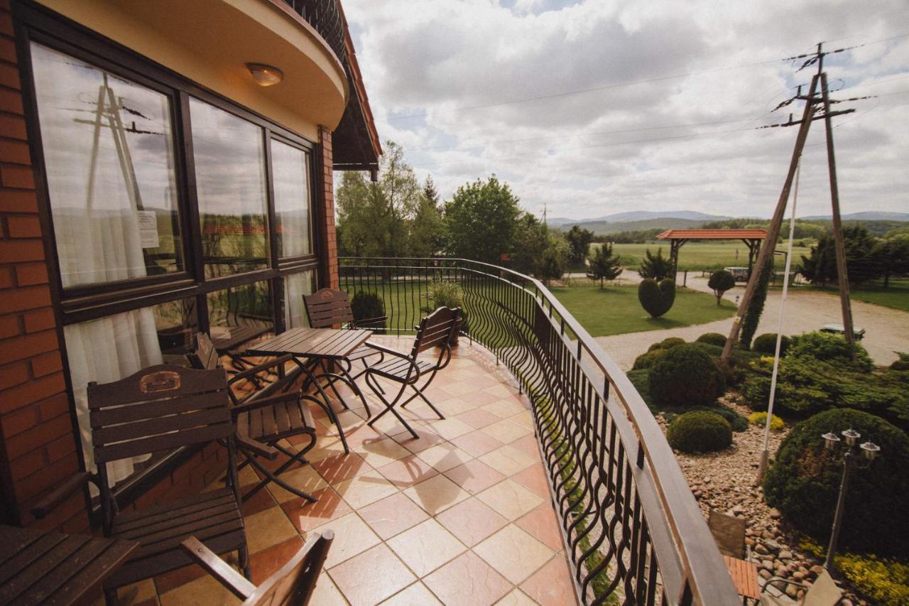 Podkowa Modliszow Villa Екстериор снимка